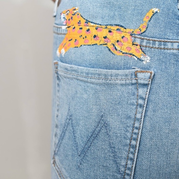 MOTHER High Waisted Looker Ankle Fray Jeans, Shoot to Thrill Wash w/ Leopard - Picture 2 of 10